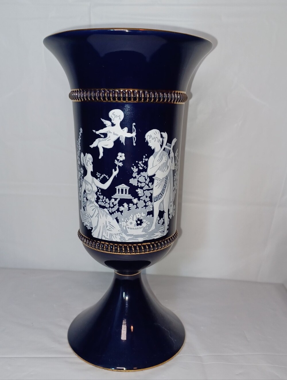 Vintage Hand Made Florentine Italy Blue Classical Vase with White Cameo Motif - Picture 16 of 16